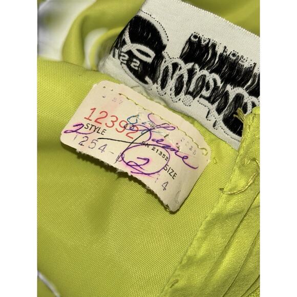 Vintage Miss Elliette Lime Chiffon Dress w/Matching Hat, Pleated Flutter Sleeve - Picture 7 of 10